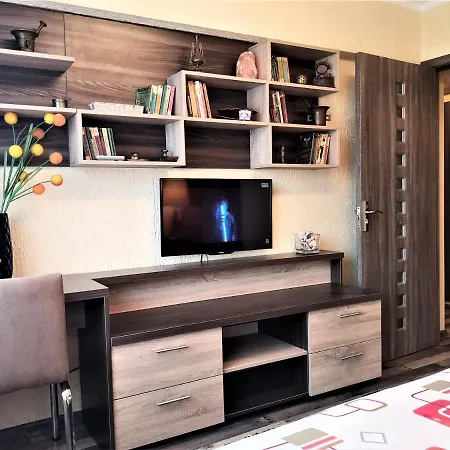 Anca * 布加勒斯特